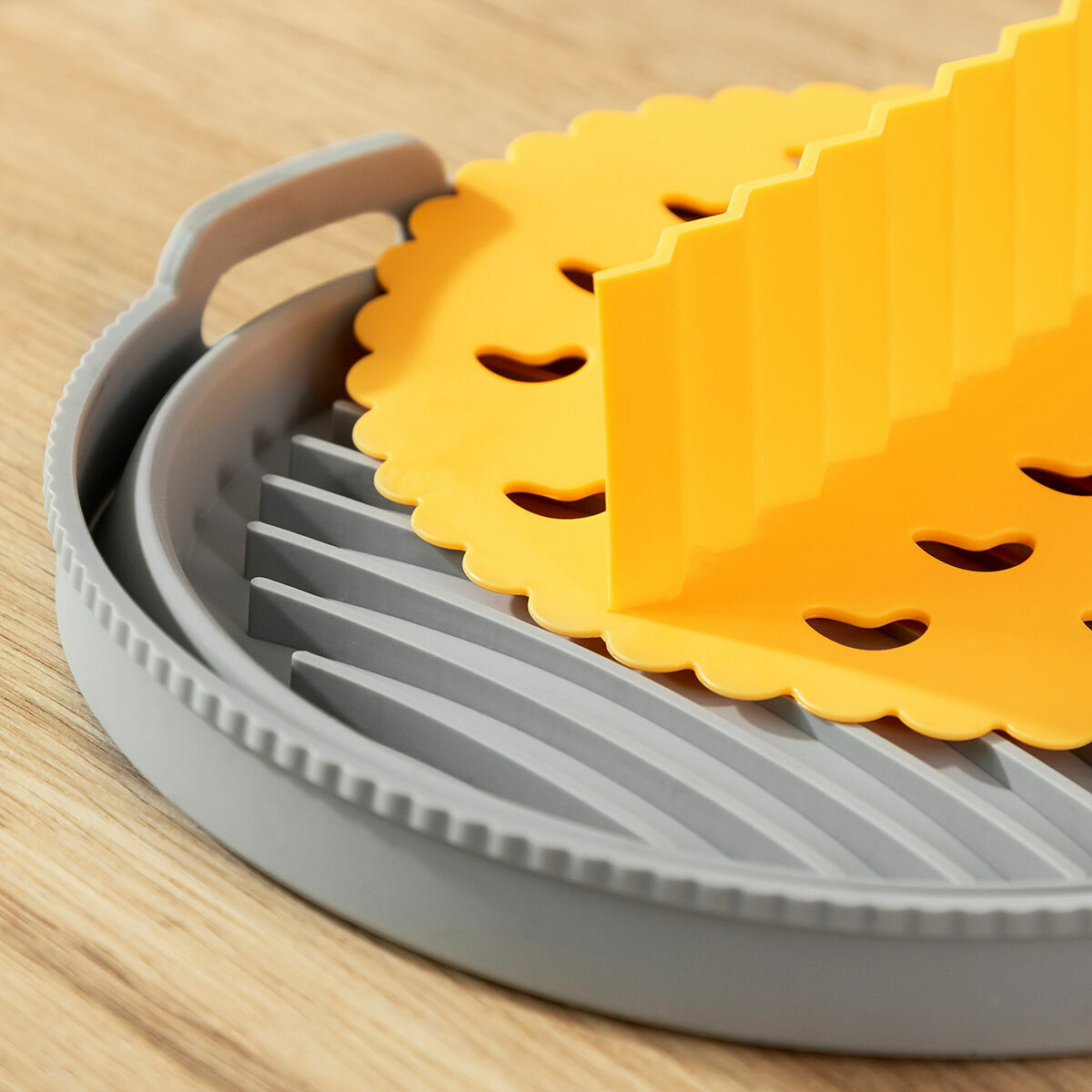 Set faltbare Silikonkörbe mit Griffen und Trennern für Heißluftfritteuse InnovaGoods (3 Stk.) – Produktansicht 10