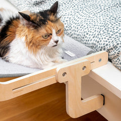 Hamacat Katzenhängematte mit Katze und Holzrahmen