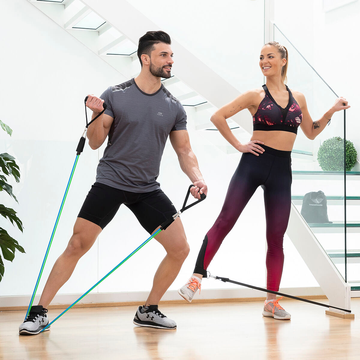 Set Vibrationsplattform mit Lautsprecher, Fernbedienung, Widerstandsbändern, Trainingsanleitung InnovaGoods – Produktansicht 2